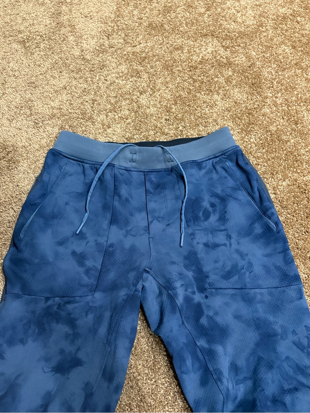 Lululemon Textured Tech Pant Medium - Picture 3 of 5